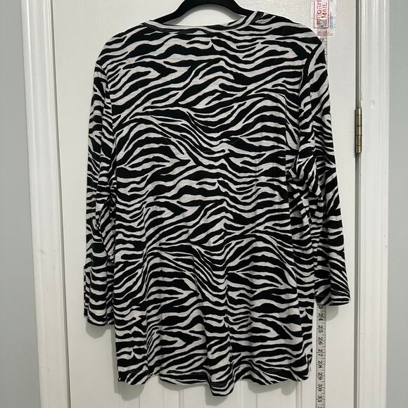 Chicos India zebra animal print Vneck top XL size 3 - Picture 7 of 8